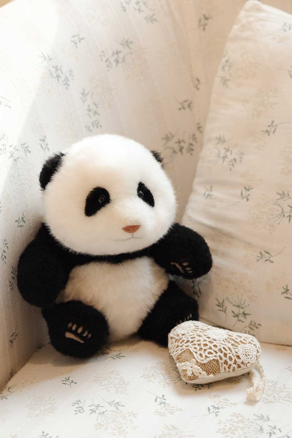 Big Head Series – He Hua Panda (Classic & Poseable Editions)