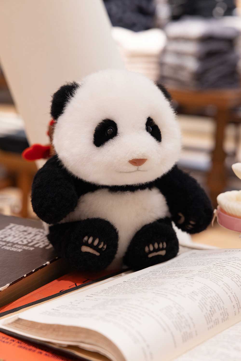 Big Head Series – He Hua Panda (Classic & Poseable Editions)